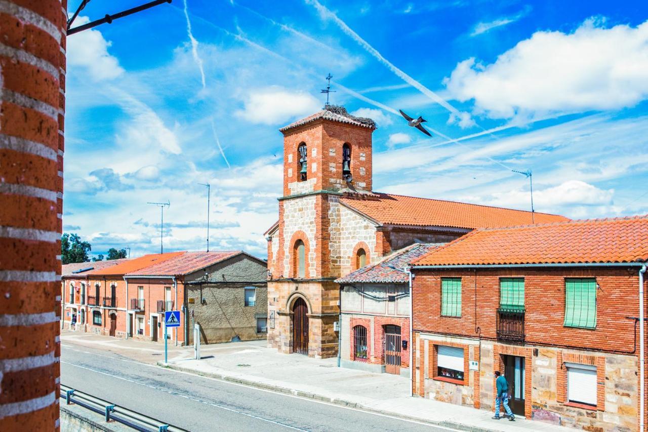 Donde Victor Luna Granja de Moreruela エクステリア 写真